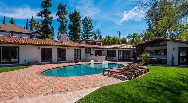 Photo of 18531 Wells Dr, Tarzana, CA 91356