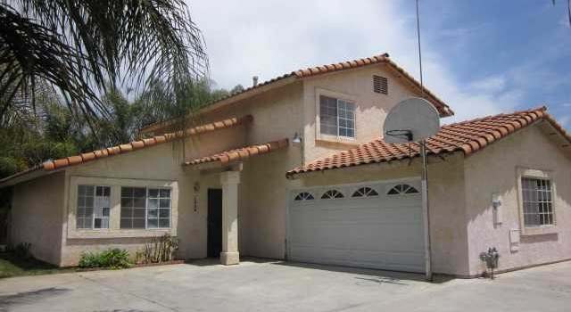 Photo of 1952 Oak Hill Dr, Escondido, CA 92027