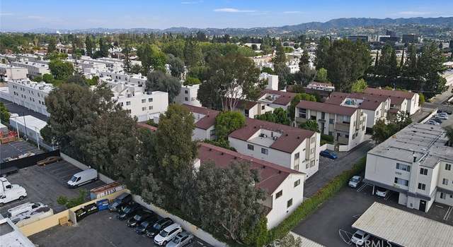 Photo of 18433 Hatteras St #606, Tarzana, CA 91356