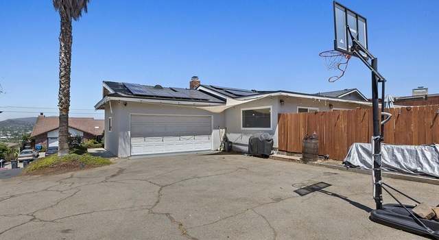 Photo of 1023 CIRCLE Dr, Escondido, CA 92025