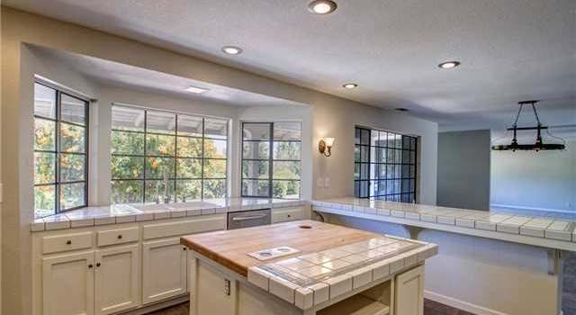 Photo of 1911 Green Canyon Rd, Fallbrook, CA 92028