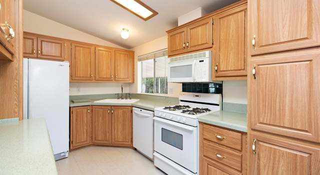 Photo of 2300 E Valley Pkwy #27, Escondido, CA 92027