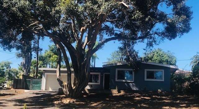 Photo of 916 Crescent Dr, Vista, CA 92084