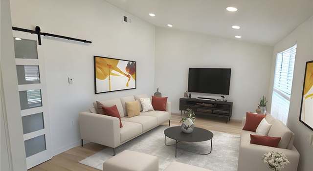 Photo of 19110 Avenue Of The Oaks Unit D, Newhall, CA 91321