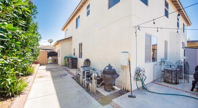 Photo of 940 Hemingway Dr, Corona, CA 92878