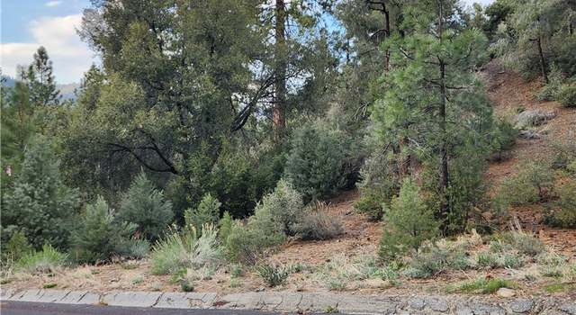 Photo of 1808 Matterhorn Dr, Pine Mtn Club, CA 93222