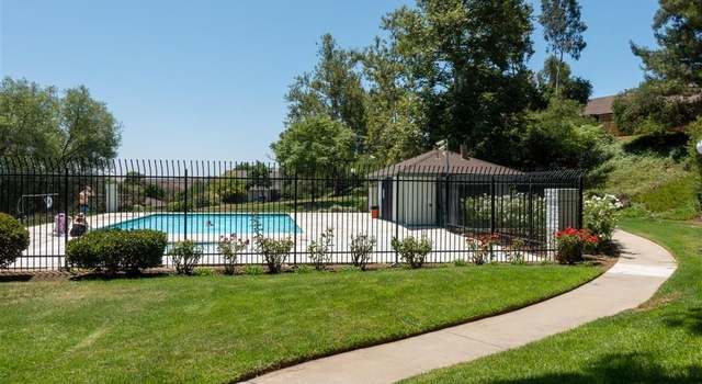 Photo of 215 Crestview Gln, Escondido, CA 92026