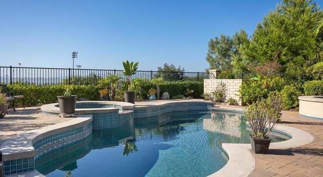 Photo of 542 Adobe Estates Dr, Vista, CA 92083