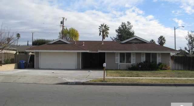 Photo of 525 N PAMPAS Ave, Rialto, CA 92376