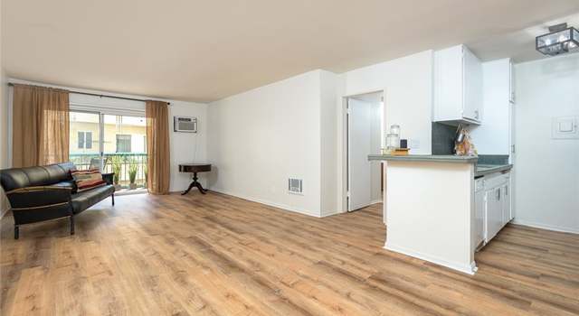 Photo of 18307 Burbank Blvd #135, Tarzana, CA 91356