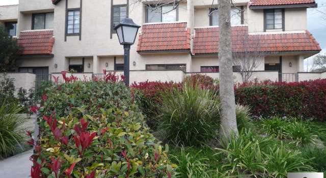 Photo of 27627 NUGGET Dr #5, Canyon Country, CA 91387