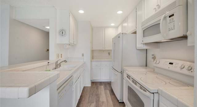 Photo of 18262 Parkview Ln #104, Huntington Beach, CA 92648