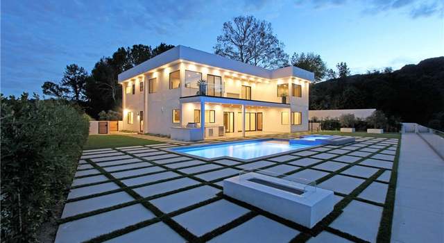 Photo of 16861 Encino Hills Dr, Encino, CA 91436