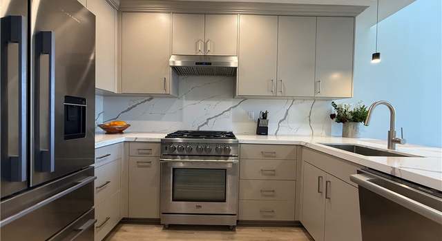 Photo of 5325 Newcastle Ave #321, Encino, CA 91316