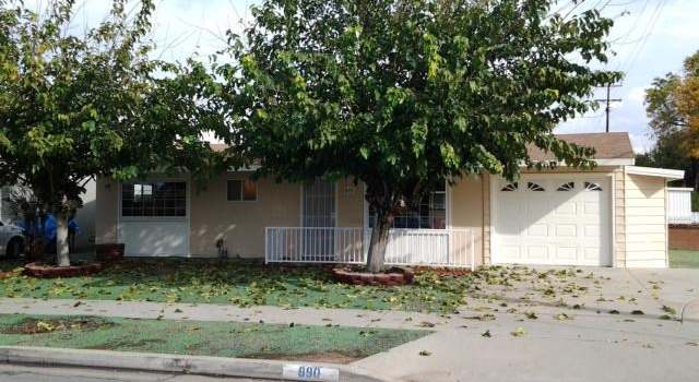 Photo of 890 S Gilbert St, Hemet, CA 92543