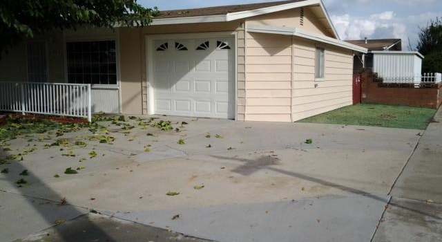 Photo of 890 S Gilbert St, Hemet, CA 92543