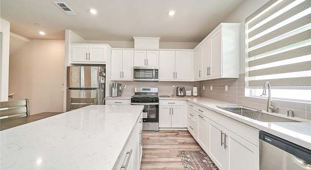 Property at 163 Dove Lndg, Covina, CA 91722, 2 beds, 2.5 baths