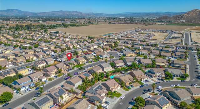 Photo of 557 Peregrine Ln, San Jacinto, CA 92582