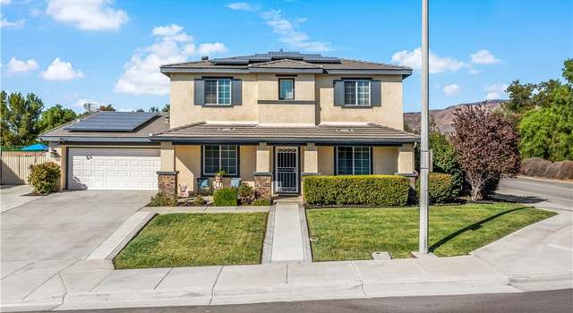 Photo of 1305 Willowstone Ct, San Jacinto, CA 92582