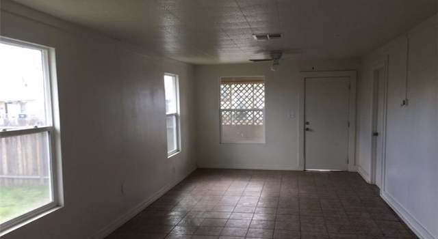 Photo of 410 Decatur St, Bakersfield, CA 93308