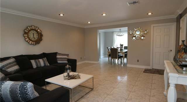 Photo of 10415 Mcvine Ave #8, Sunland, CA 91040