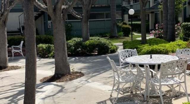Photo of 18272 Parkview Ln #203, Huntington Beach, CA 92648