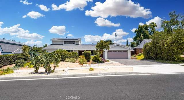 Photo of 409 Arrowview Dr, Redlands, CA 92373
