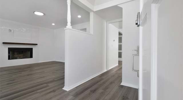 Photo of 23648 Emelita St, Woodland Hills, CA 91367