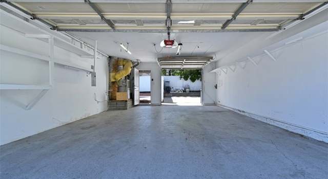 Photo of 23648 Emelita St, Woodland Hills, CA 91367