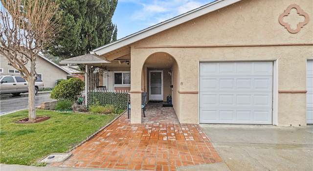Photo of 26840 Avenue Of The Oaks Unit D, Newhall, CA 91321