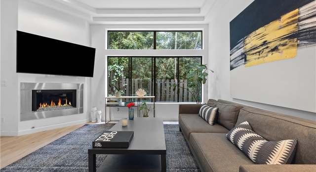 Photo of 11847 Laurelwood Dr #105, Studio City, CA 91604