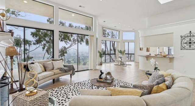 Photo of 2424 Badajoz Pl, Carlsbad, CA 92009