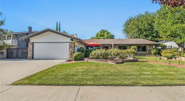 Photo of 39667 Country Club Dr, Palmdale, CA 93551