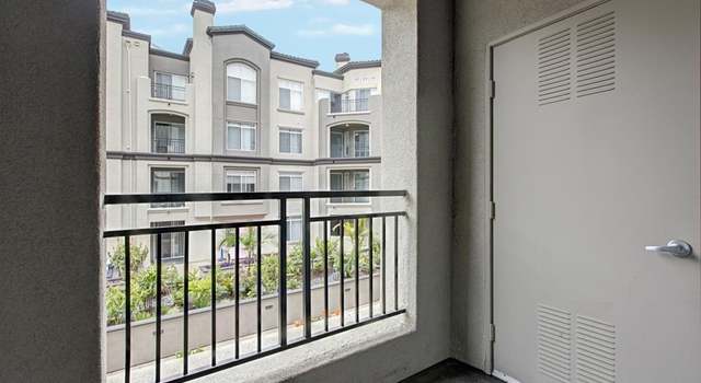 Photo of 9229 Regents Rd Unit L203, La Jolla, CA 92037