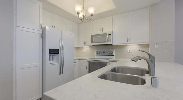 Photo of 9229 Regents Rd Unit L203, La Jolla, CA 92037