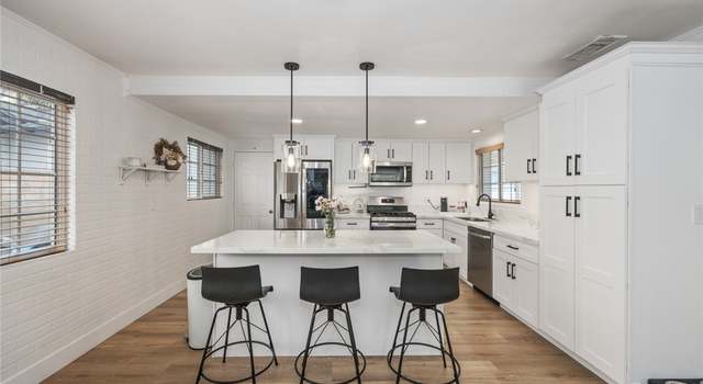 Photo of 501 E Parkwood Ave, La Habra, CA 90631