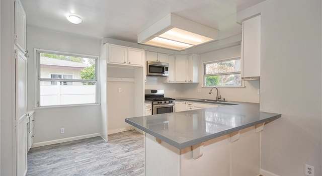Photo of 10515 Haskell Ave, Granada Hills, CA 91344