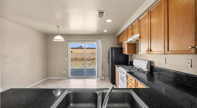 Photo of 555 Koufax Dr, Lancaster, CA 93535