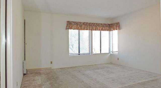 Photo of 1957 Temple Ave #204, Signal Hill, CA 90755