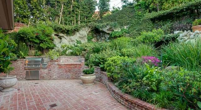 Photo of 10326 Lorenzo Dr, Cheviot Hills, CA 90064