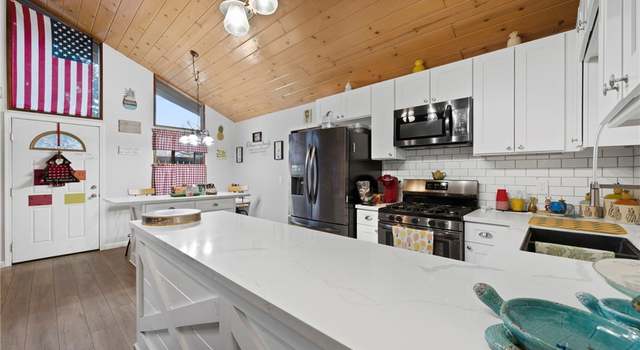 Photo of 6173 Acorn Dr, Wrightwood, CA 92397