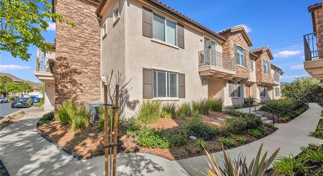 Photo of 27912 Avalon Dr, Canyon Country, CA 91351
