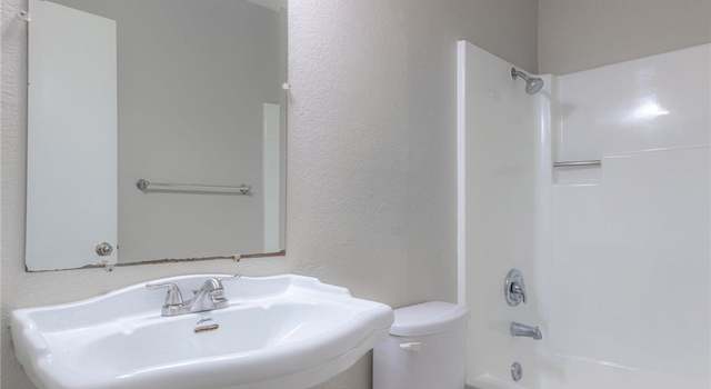 Photo of 216 N Woodlake Rd, Lake Elsinore, CA 92530