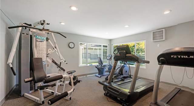 Photo of 20078 Avenue Of The Oaks #195, Newhall, CA 91321