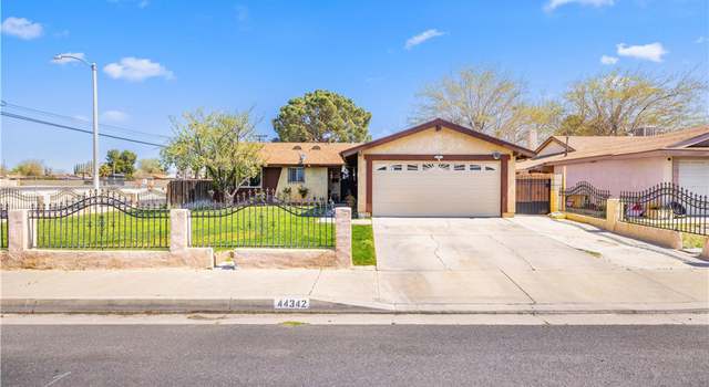 Photo of 44342 Gingham Ave, Lancaster, CA 93535