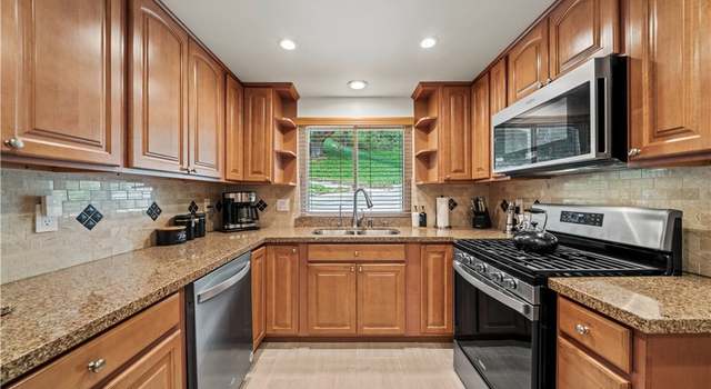 Photo of 19439 Oak Crossing Rd, Newhall, CA 91321