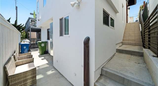 Photo of 210 El Porto St, Manhattan Beach, CA 90266