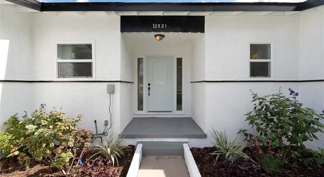 Photo of 12521 Wixom St, North Hollywood, CA 91605