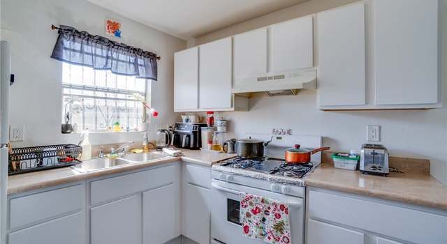 Photo of 854 W Gage Ave, Los Angeles, CA 90044