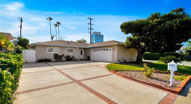 Photo of 17121 Granada Ln, Huntington Beach, CA 92647